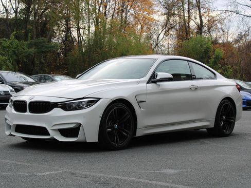 Used 2018 BMW M4 Coupe image 3