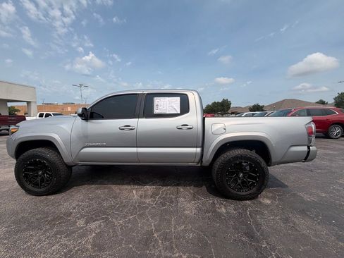 Used 2021 Toyota Tacoma TRD Sport w/ Technology Package AWD/4WD image 8