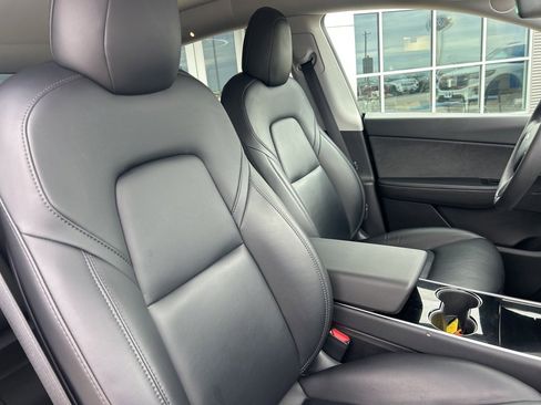 Used 2021 Tesla Model Y Long Range image 11