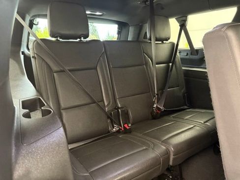 Used 2024 Chevrolet Suburban LT AWD/4WD image 31