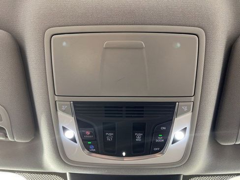 Used 2023 Acura MDX SH-AWD w/ Technology Package image 31