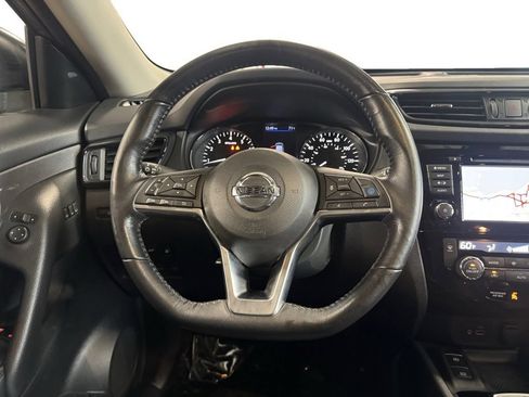 Used 2019 Nissan Rogue SV w/ Sun & Sound Touring Package AWD/4WD image 17