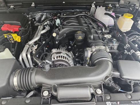 New 2026 Jeep Gladiator Sport AWD/4WD image 26