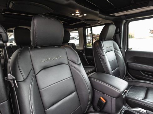 Used 2022 Jeep Wrangler Unlimited Sahara w/ Cold Weather Group image 30