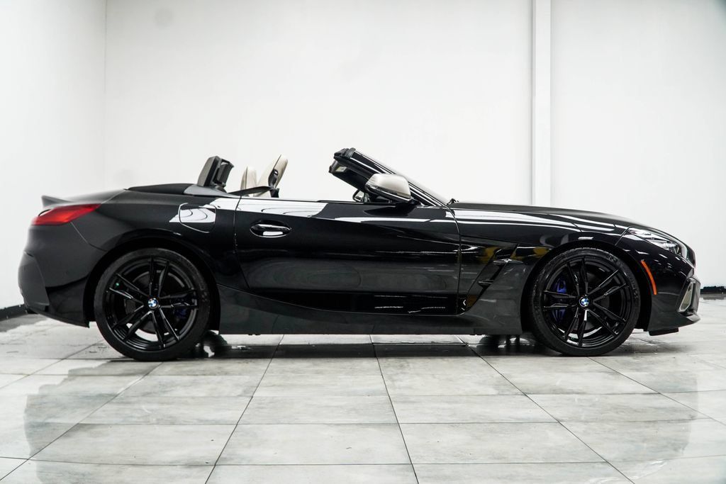 Used 2024 BMW Z4 M40i w/ Premium Package RWD image 9