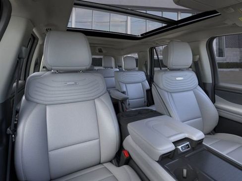 New 2026 Ford Expedition Platinum w/ Platinum Ultimate Package image 10