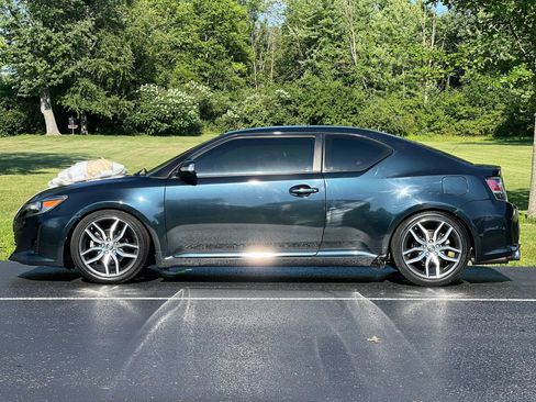 Used 2015 Scion tC FWD image 8