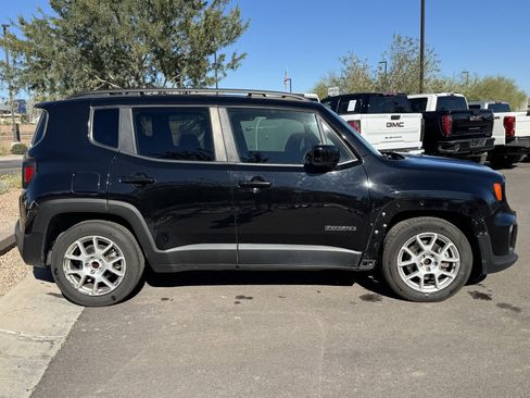 Used 2020 Jeep Renegade Latitude image 2