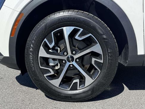 Used 2023 Kia Sportage EX AWD/4WD image 9
