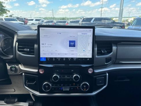 Used 2024 Ford Expedition XLT RWD image 17