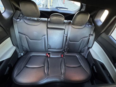 Used 2025 Jeep Compass Limited image 39