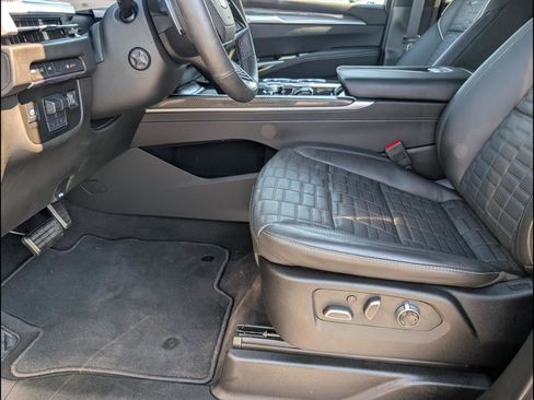 Used 2025 Cadillac Escalade V w/ LPO, ONYX Package AWD/4WD image 11