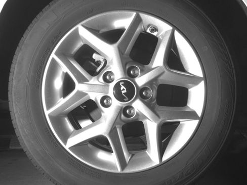 Used 2025 Kia Soul LX w/ LX Technology Package FWD image 18