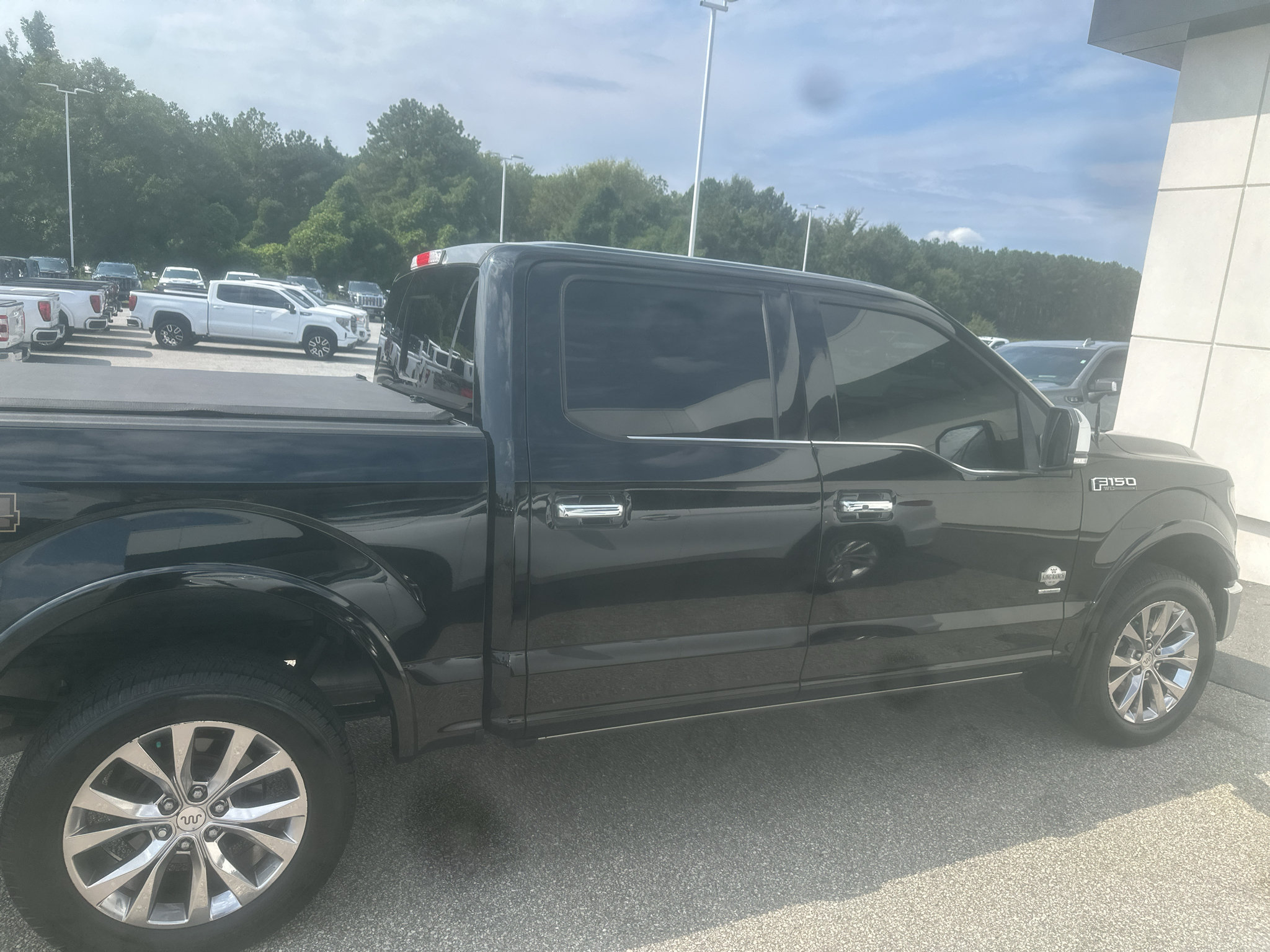 Used 2016 Ford F150 King Ranch w/ Equipment Group 601A Luxury AWD/4WD image 8