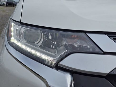 Used 2019 Mitsubishi Outlander SE FWD image 12