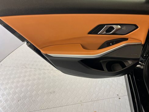 Used 2025 BMW 330i Sedan w/ Premium Package RWD image 32