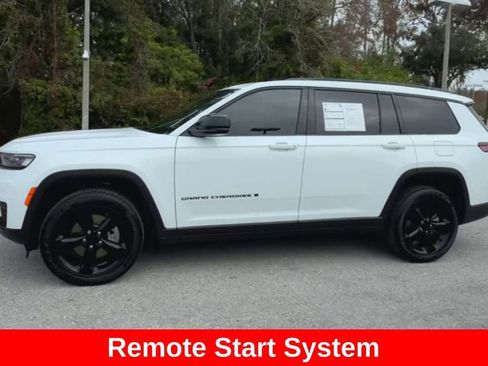 Certified 2025 Jeep Grand Cherokee L Altitude image 12