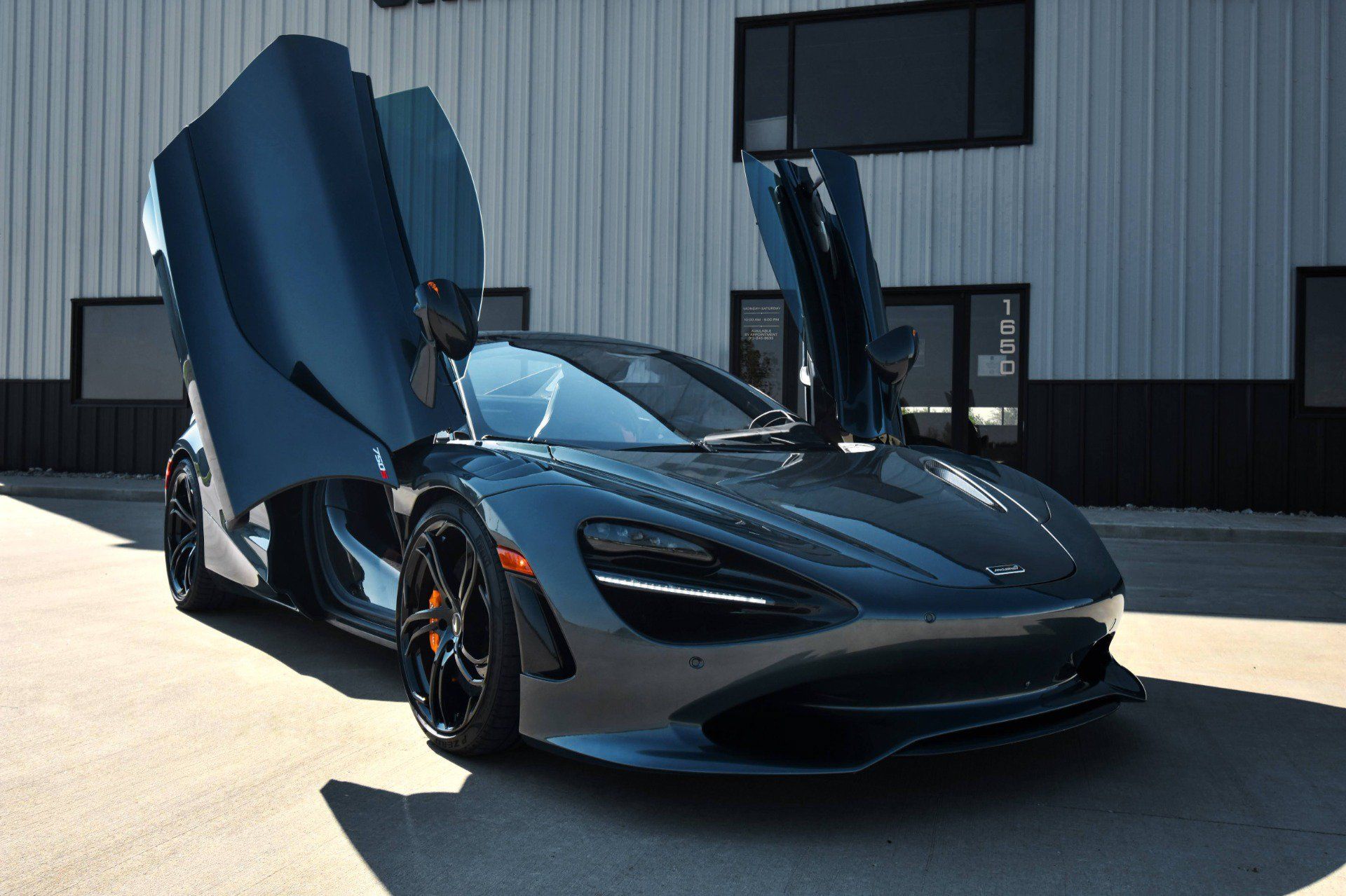 Used 2024 McLaren 750S Spider RWD image 3