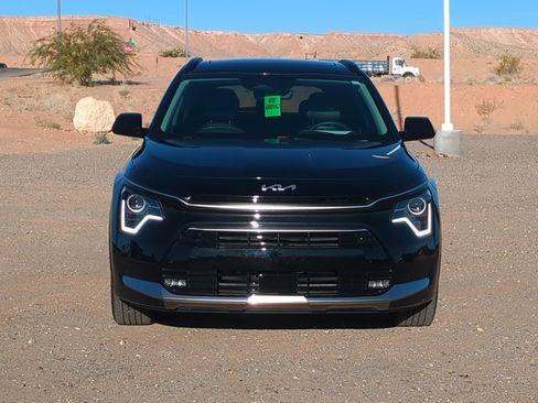 Used 2024 Kia Niro EX Touring image 8