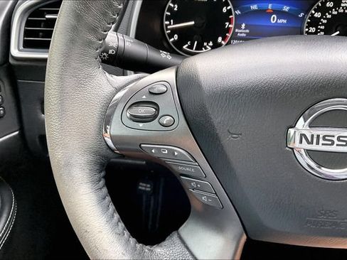 Used 2021 Nissan Murano SL w/ SL Moonroof Package FWD image 16