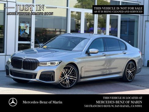 Used 2021 BMW 740i w/ M Sport Package RWD image 2