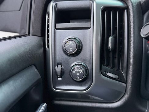 Used 2018 Chevrolet Silverado 1500 LT w/ All Star Edition image 22