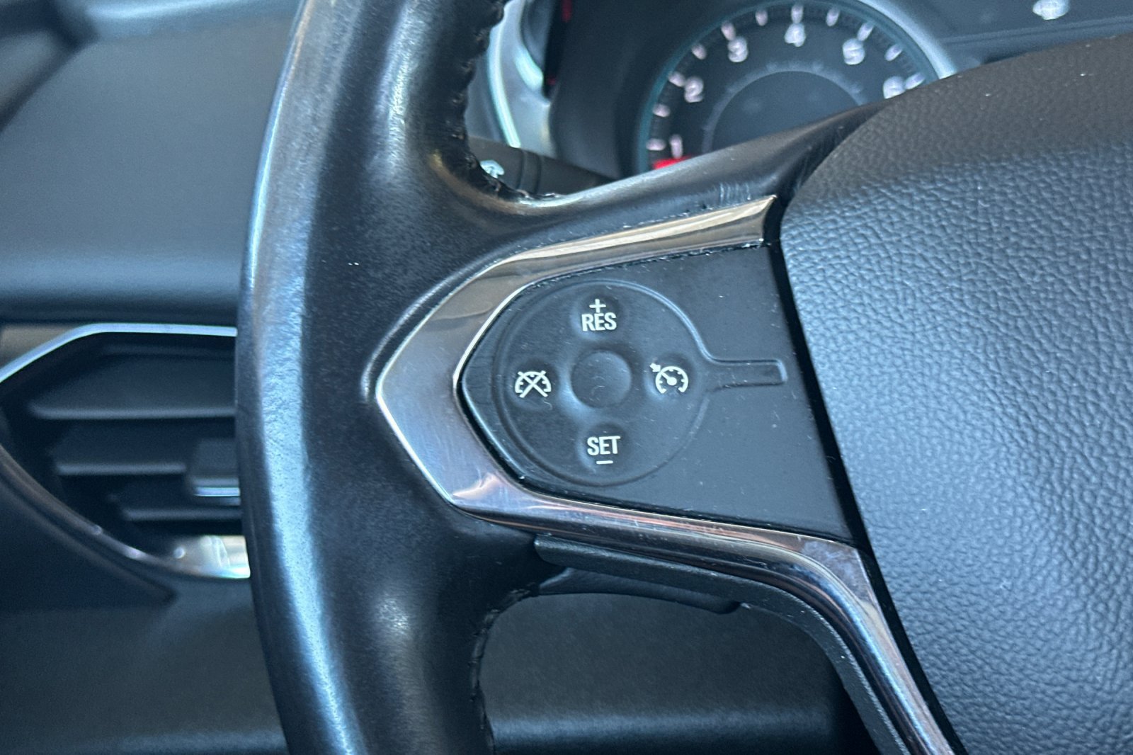 Used 2019 Chevrolet Traverse LT w/ LPO, Blackout Package AWD/4WD image 27