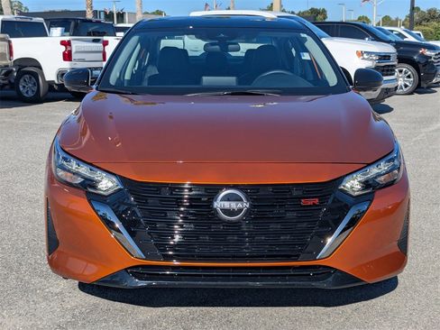 Used 2025 Nissan Sentra SR w/ SR Premium Package image 8