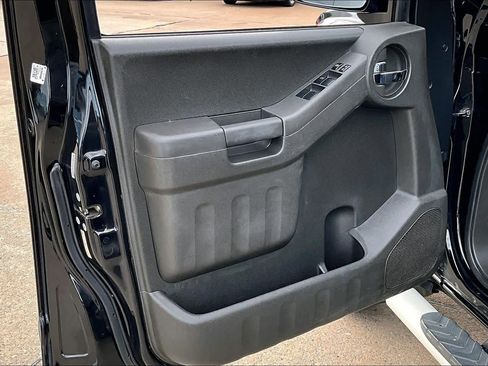 Used 2015 Nissan Xterra PRO-4X w/ Nevada Tow Package image 21