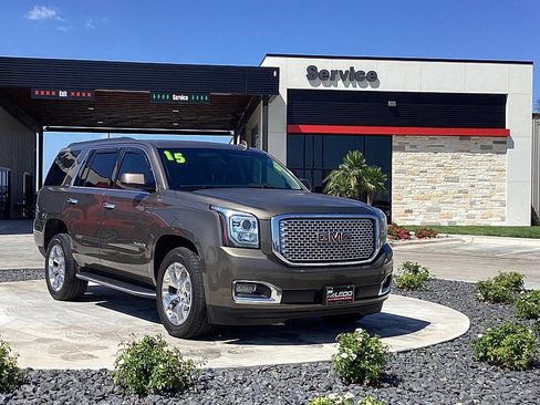 Used 2015 GMC Yukon SLE w/ Convenience Package image 4