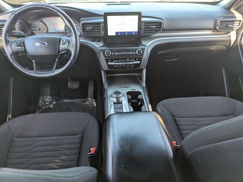 Used 2020 Ford Explorer XLT image 24