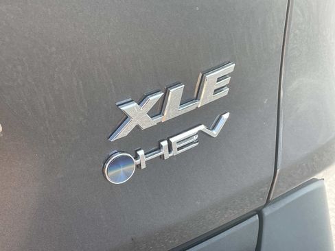 Used 2025 Toyota RAV4 XLE w/ Convenience Package AWD/4WD image 9