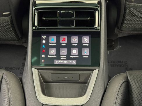 Used 2025 Porsche Panamera w/ Premium Package image 33