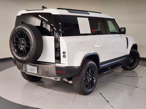 Used 2026 Land Rover Defender 110 S AWD/4WD image 4