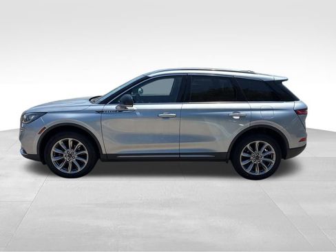 Used 2022 Lincoln Corsair AWD image 2