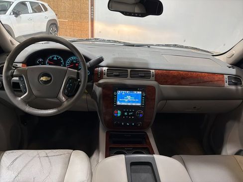 Used 2010 Chevrolet Tahoe LTZ image 27