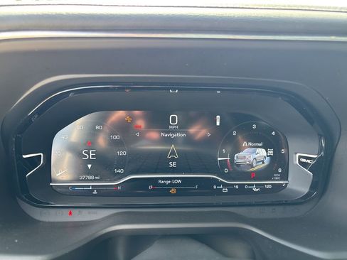 Used 2023 GMC Yukon Denali image 10