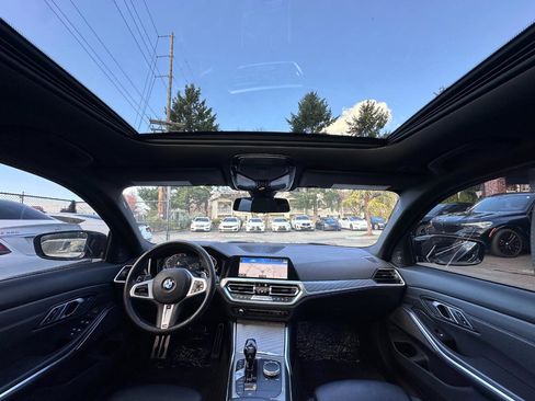 Used 2019 BMW 330i Sedan w/ M Sport Package image 11