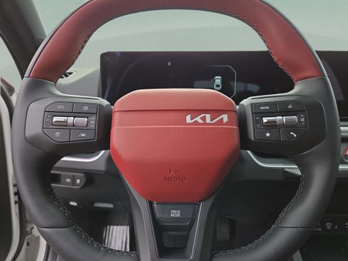 New 2026 Kia K4 GT-Line FWD image 25