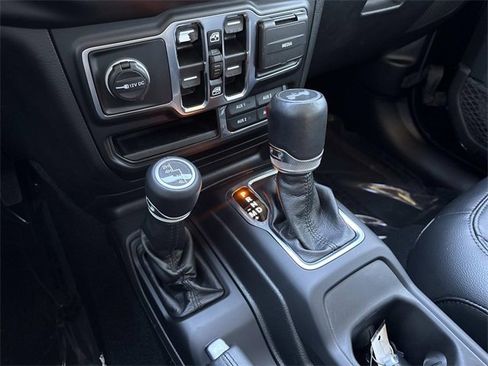 Used 2021 Jeep Wrangler Unlimited Sahara image 22