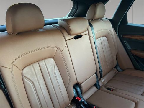 Used 2022 Audi Q5 2.0T Premium image 18