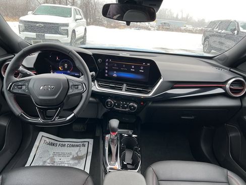 Used 2025 Chevrolet Trax RS w/ Driver Confidence Package image 14