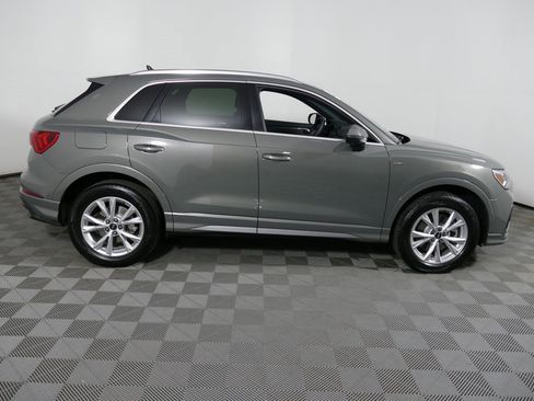 Certified 2025 Audi Q3 2.0T Premium Plus w/ Premium Plus Package image 2