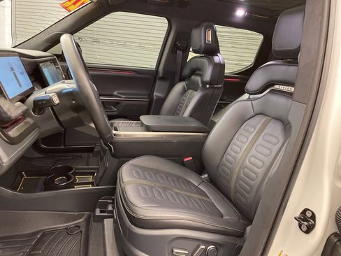 Used 2022 Rivian R1T Launch Edition image 24