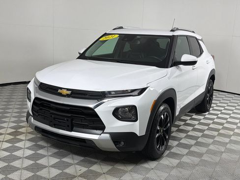 Used 2021 Chevrolet TrailBlazer LT w/ Premium Seating Package FWD image 10