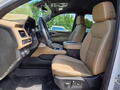 Used 2024 Chevrolet Tahoe Premier RWD image 9