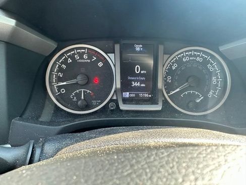 Used 2023 Toyota Tacoma SR5 w/ Technology Package AWD/4WD image 9