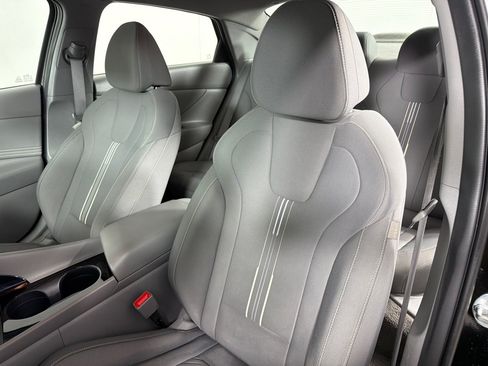 Used 2023 Hyundai Elantra SEL w/ Convenience Package FWD image 12