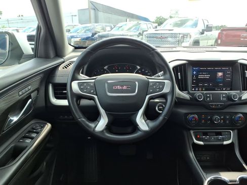 Certified 2022 GMC Terrain SLT w/ Infotainment Package II AWD/4WD image 15