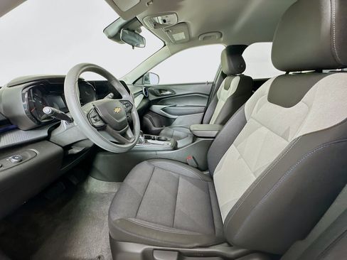 Used 2024 Chevrolet Trax LS w/ LS Convenience Package image 13